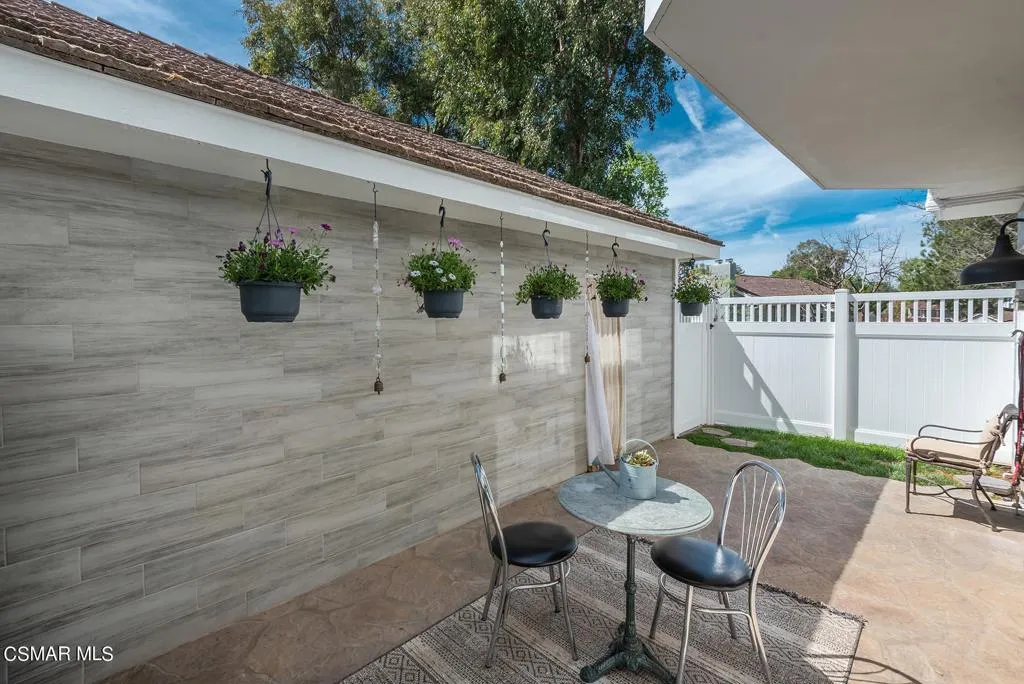 Westlake Village, California 91361, United States, 3 Bedrooms Bedrooms, ,3 BathroomsBathrooms,Residential,Active,175816