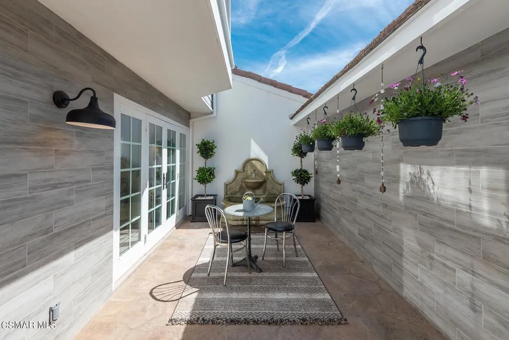 Westlake Village, California 91361, United States, 3 Bedrooms Bedrooms, ,3 BathroomsBathrooms,Residential,Active,175816