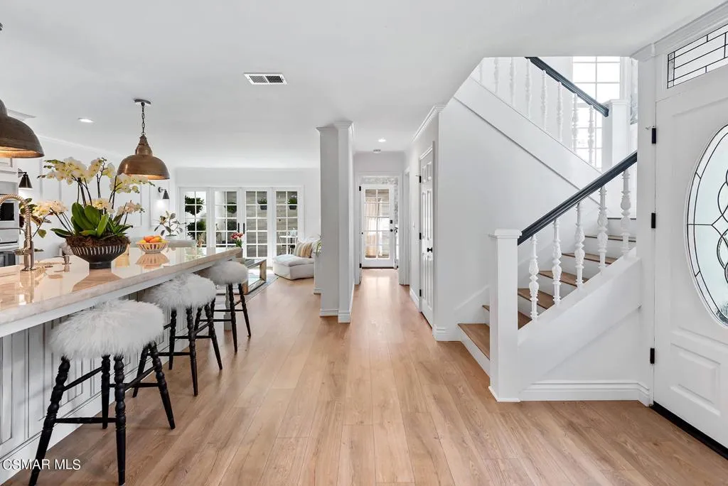 Westlake Village, California 91361, United States, 3 Bedrooms Bedrooms, ,3 BathroomsBathrooms,Residential,Active,175816