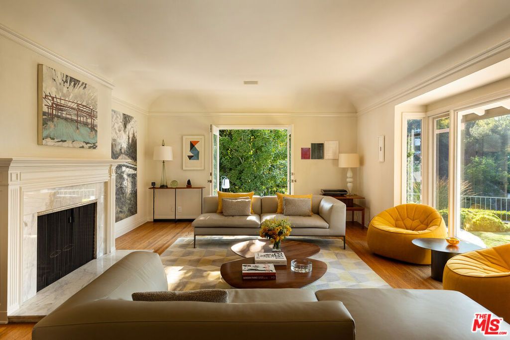 Photo of 3818 Hollyline Avenue, Sherman Oaks, CA 91423 (MLS # 25575847)