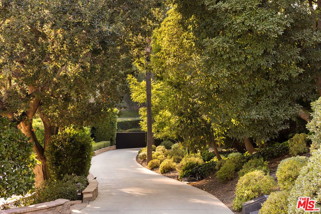 Photo of 3818 Hollyline Avenue, Sherman Oaks, CA 91423 (MLS # 25575847)