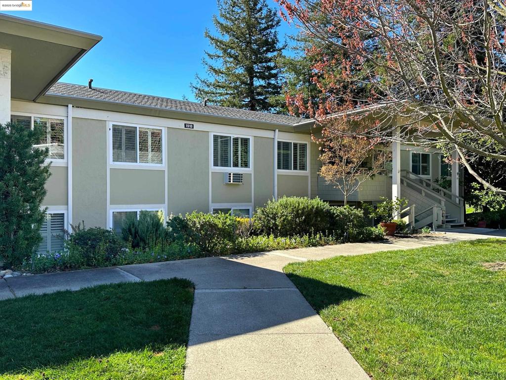ROSSMOOR - Residential Lease
