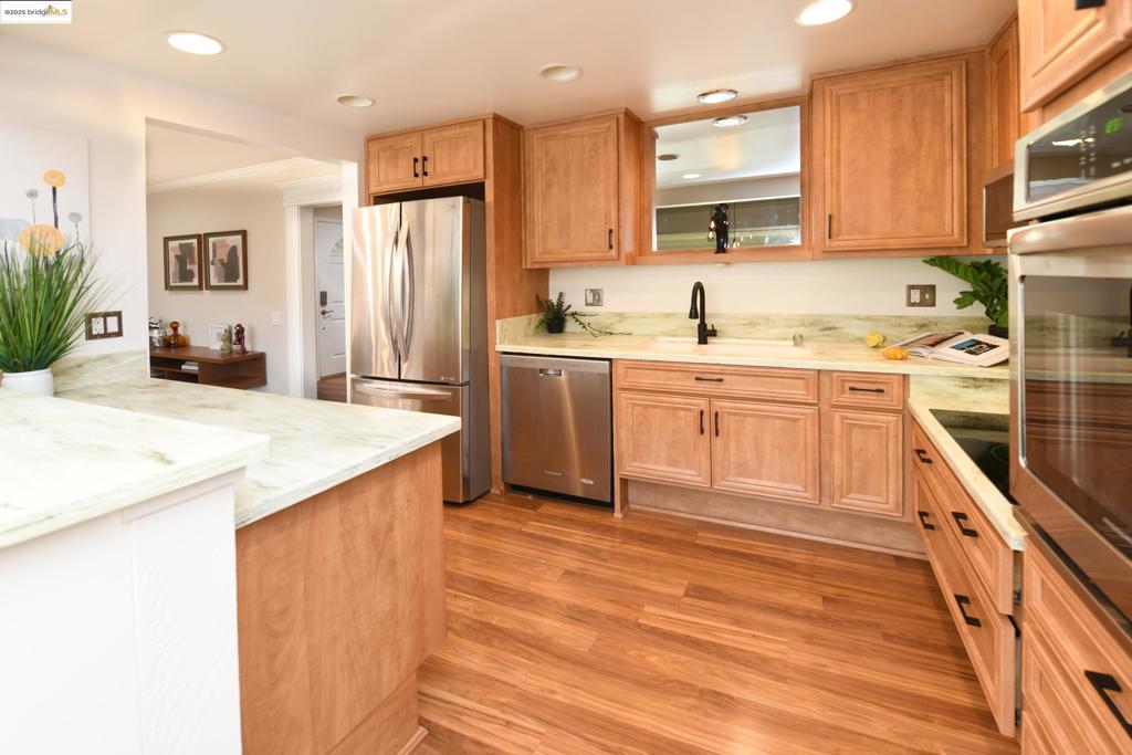 ROSSMOOR - Residential Lease