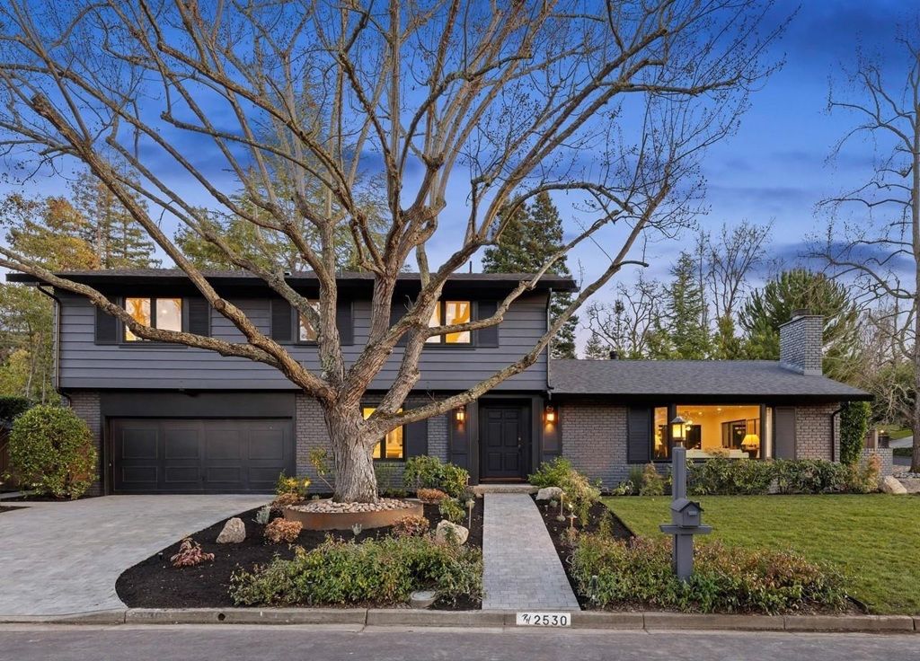 Photo of 2530 Roundhill Dr Dr, Alamo, CA 94507 (MLS # 41121518)