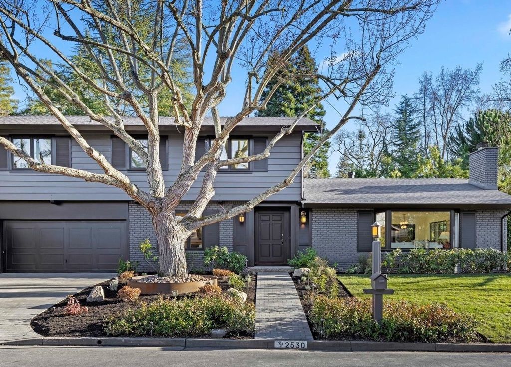 Photo of 2530 Roundhill Dr Dr, Alamo, CA 94507 (MLS # 41121518)