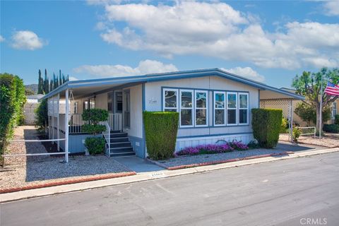 Photo of 21440 W Brier Way, Saugus, CA 91350 (MLS # SR26074472)