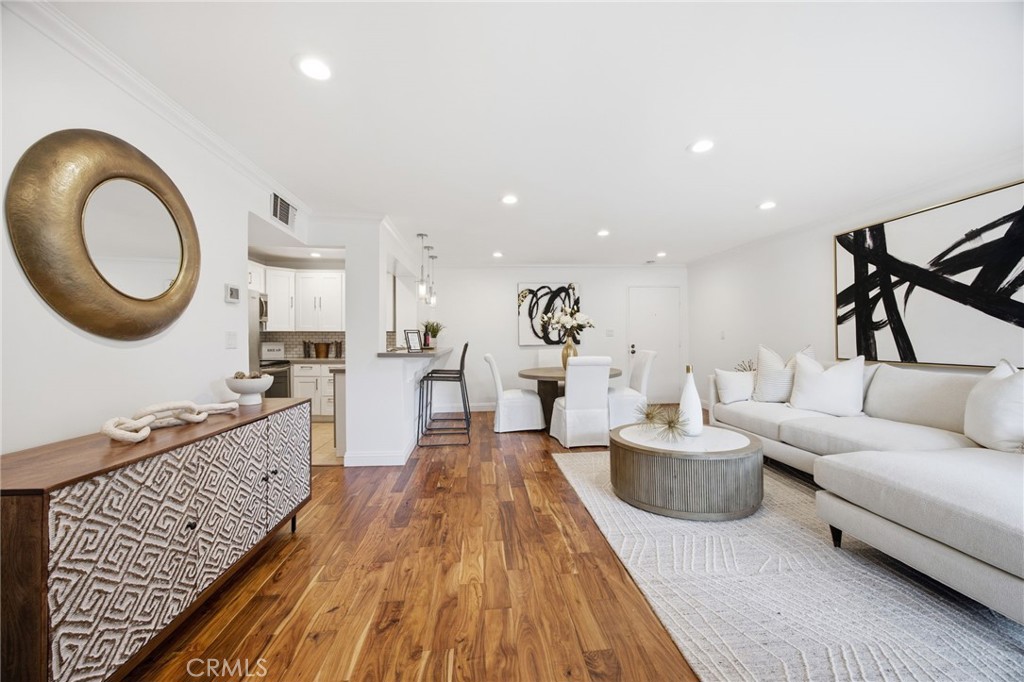 355 S Madison Avenue 224