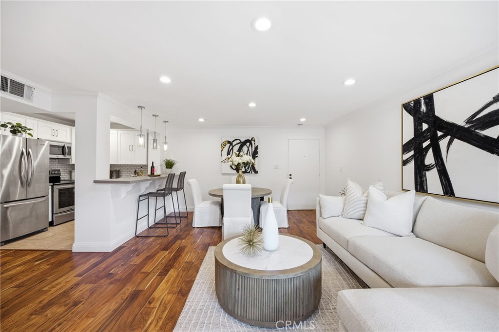 355 S Madison Avenue 224