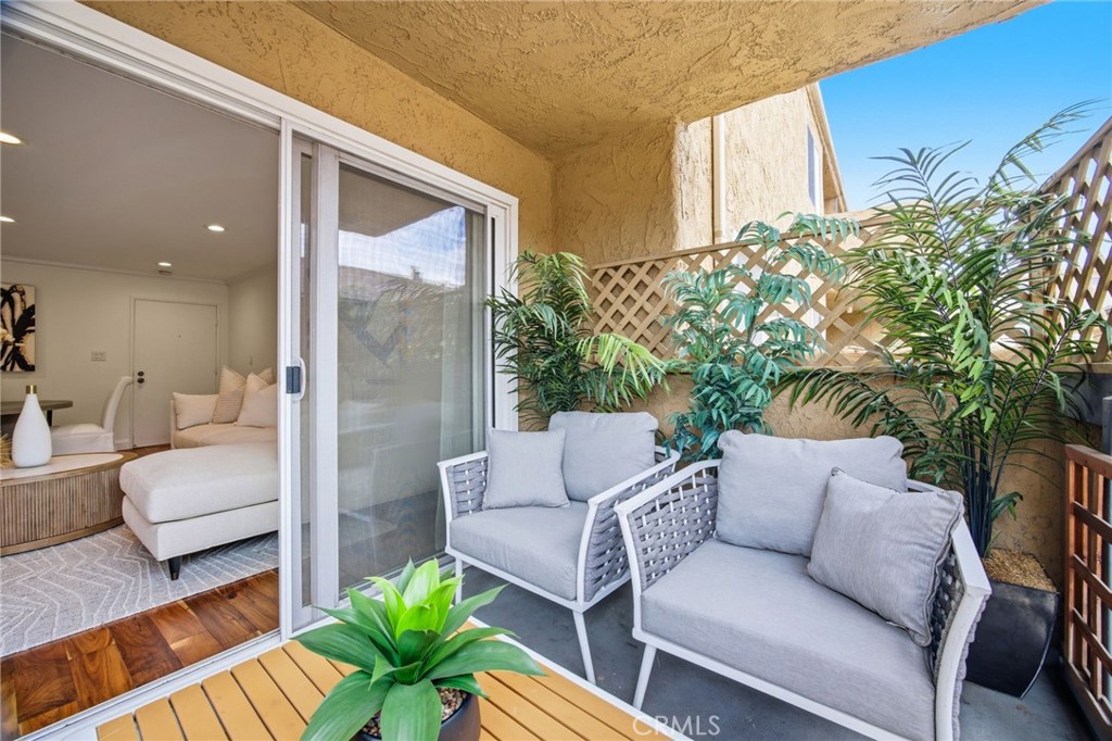 355 S Madison Avenue 224