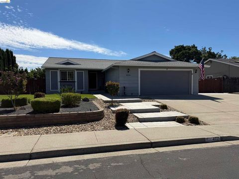 Photo of 4024 Mellowood Dr Dr, Oakley, CA 94561 (MLS # 41142357)