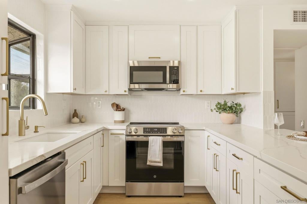 1263 Robinson 13