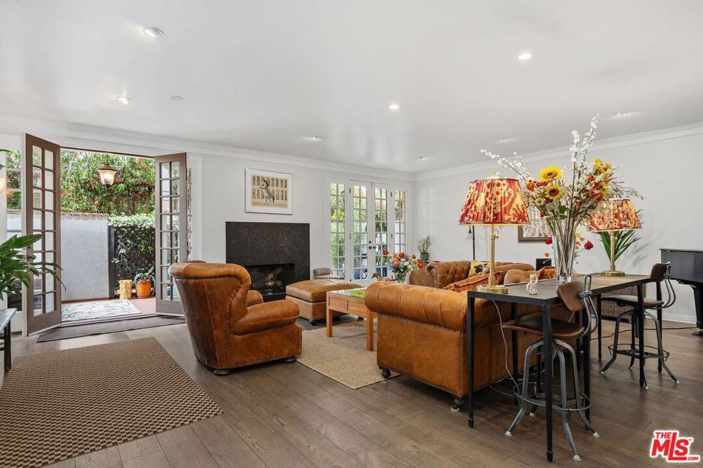 Photo of 11815 Dorothy Street #3, Los Angeles, CA 90049 (MLS # 25607301)