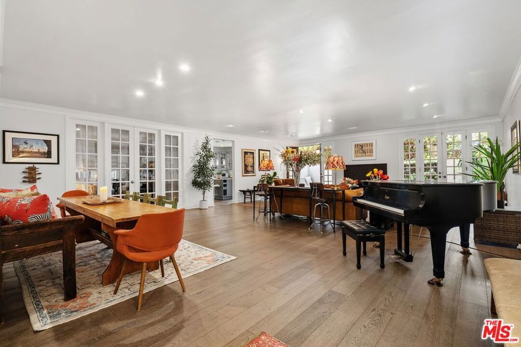 Photo of 11815 Dorothy Street #3, Los Angeles, CA 90049 (MLS # 25607301)