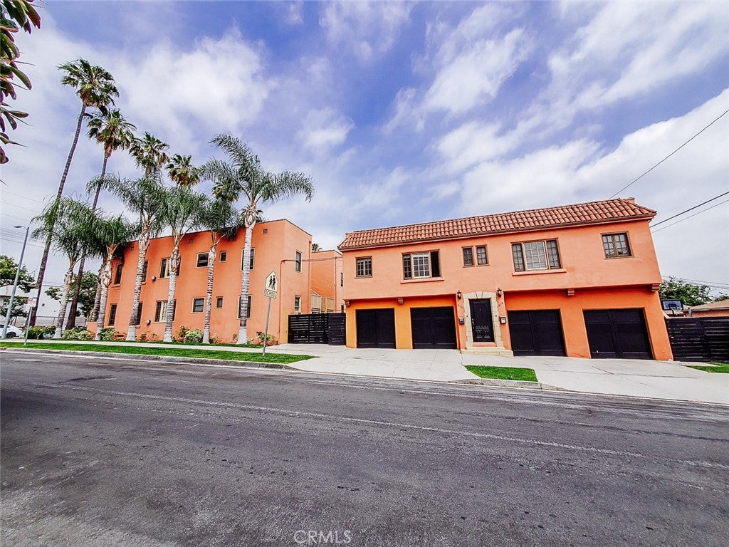3324 Bellevue Avenue