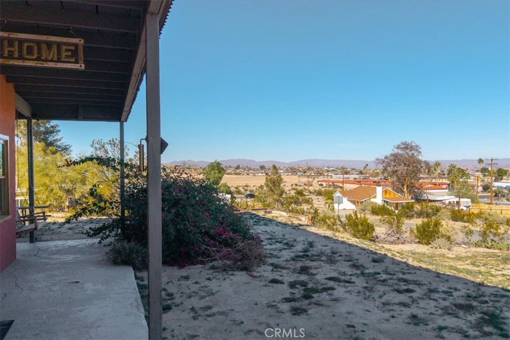 6572 Bullion Avenue