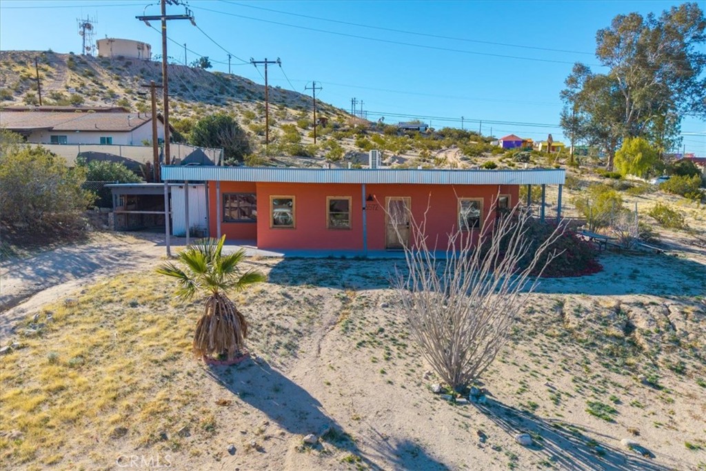 6572 Bullion Avenue
