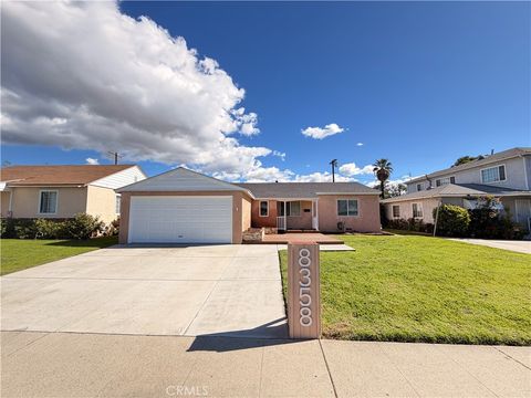 Photo of 8358 Colbath Ave, Panorama City, CA 91402 (MLS # SR26038053)