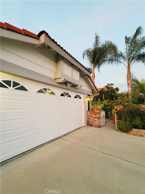 Photo of 1455 Cresta Rd, Corona, CA 92879 (MLS # IG25229399)