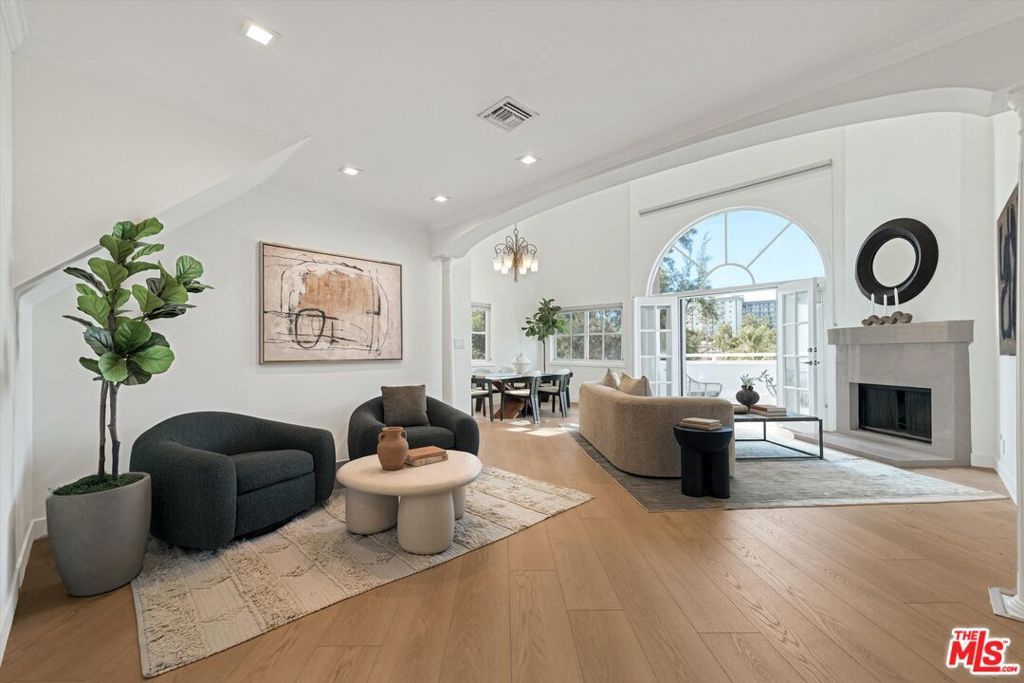 Photo of 120 N Swall Drive #306, Los Angeles, CA 90048 (MLS # 26633911)