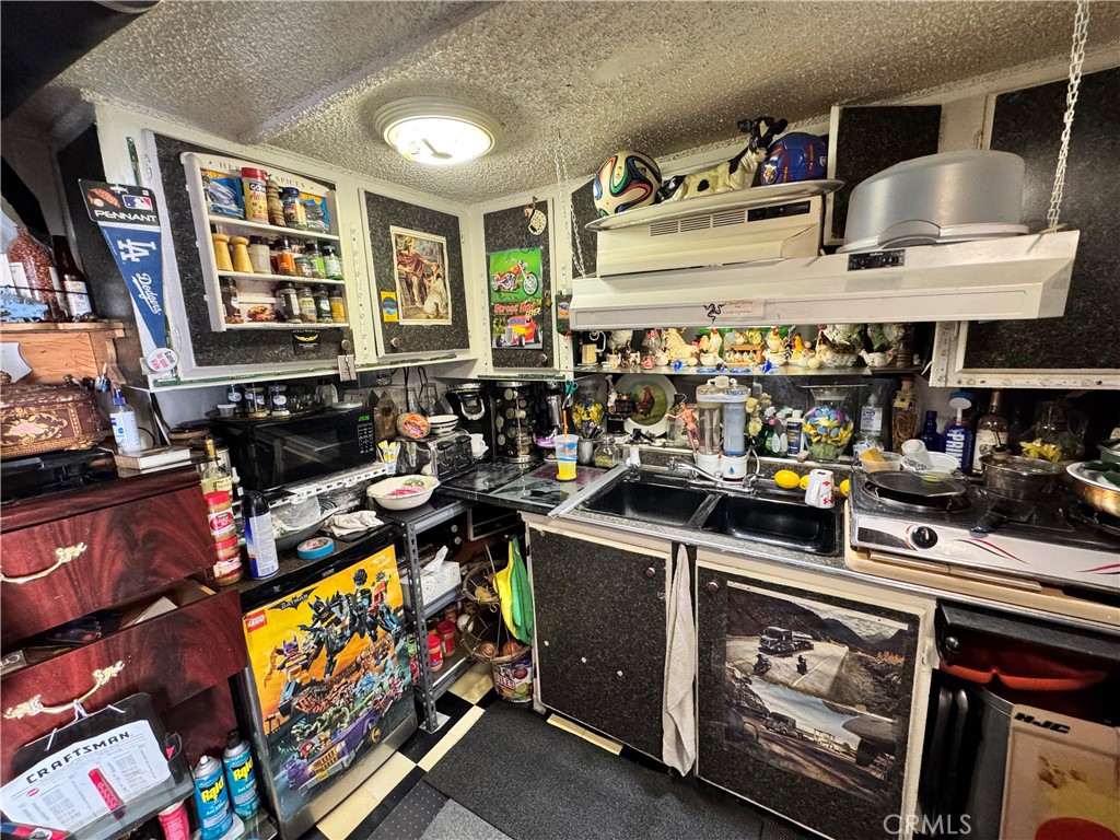 2250 W Darby 1