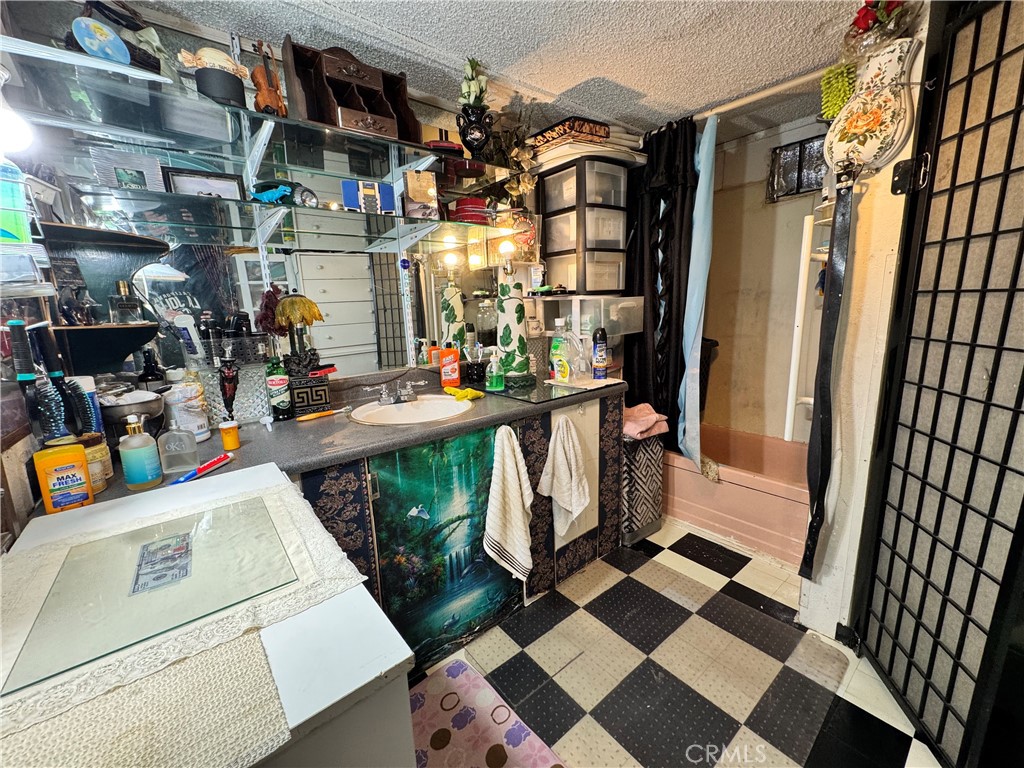 2250 W Darby 1