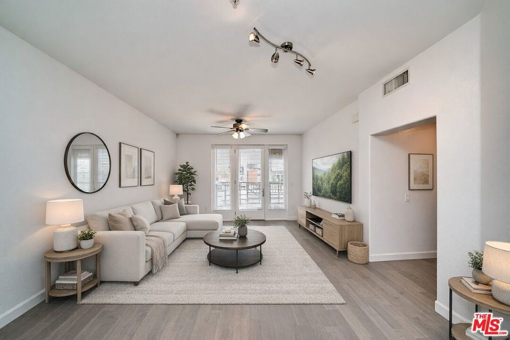 Photo of 629 Traction Avenue #103, Los Angeles, CA 90013 (MLS # 26637235)