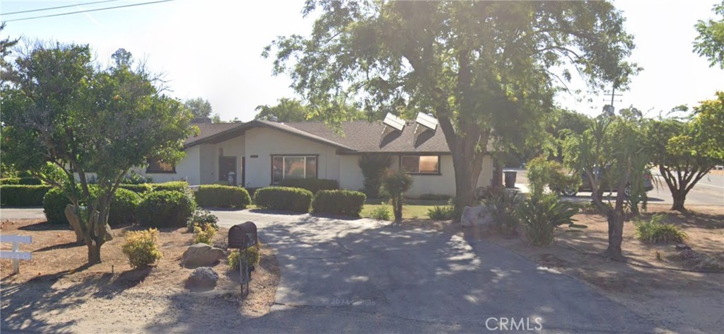 Excellent 2.27 Acres in the Clovis. Dual Zoning Research & Technology Park / Residential Larger the 24000 Sqft. Excellent Corner Location, close to California Health and Science University, Clovis Community Medical Center. Keep using it a residential or build your dream facility. Check with the city of Clovis for all the permitted uses.