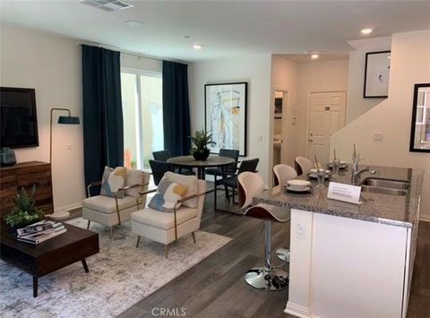 Photo of 27556 Denali Ln, Canyon Country, CA 91387 (MLS # SR26067645)