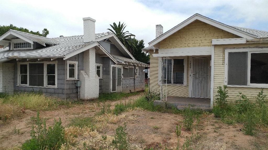 Being sold with 1820 30th next door parcel#539-225-11-00. Seller will only sell together. Size of combined parcels is 7,691 sq.ft. according to assessors rolls. Will hold a 5 unit project. Old side by side craftsman homes in great South Park/Golden Hills locale just east of Balboa Park golf course. Purchaser could rehabilitate these homes or develop the property. A very rare find in such a desirable area. Call listing agent with questions. Keys to both houses in combo box on side of 1810 30th. Neighborhoods: South Park Other Fees: 0 Sewer: Sewer Connected Topography: LL