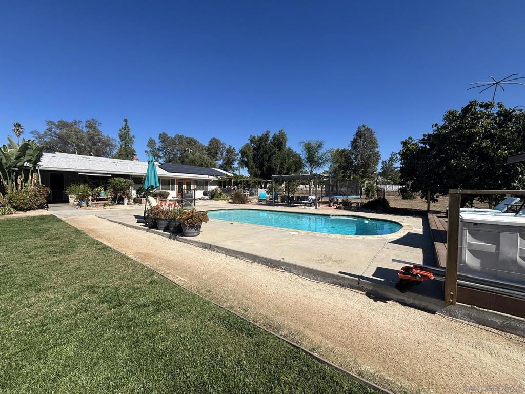 Ramona - Residential