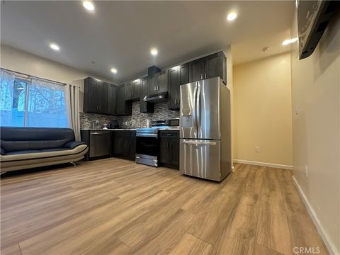 Photo of 14134 Califa st St, Sherman Oaks, CA 91401 (MLS # GD26074008)