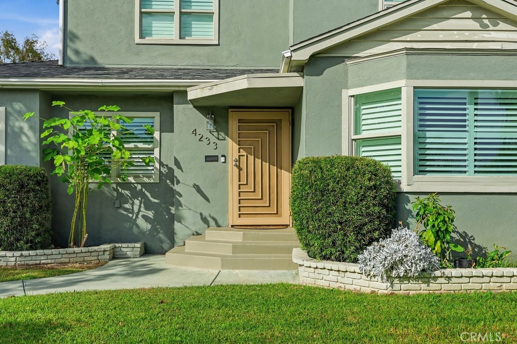4233 W 25th