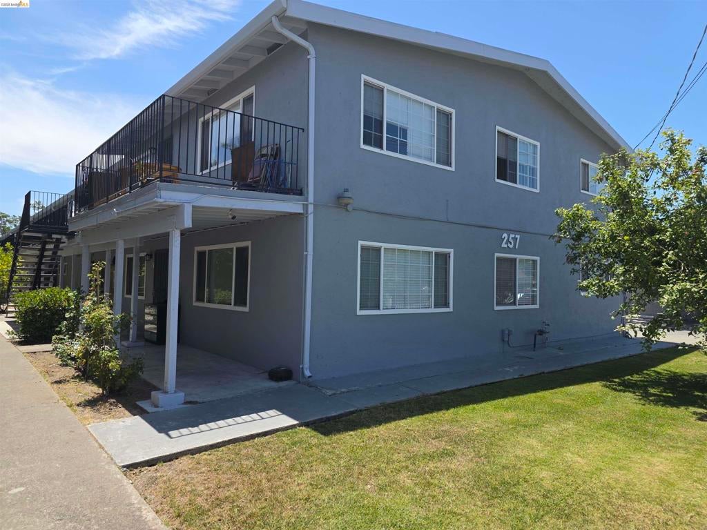 257 Poplar Ave