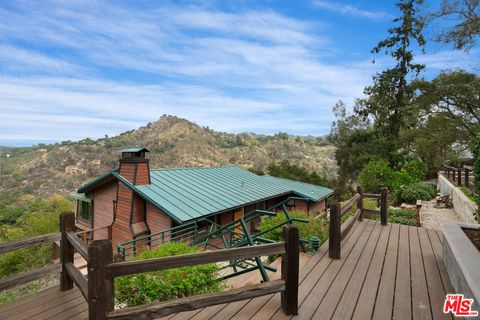 Photo of 20006 Valley View Drive, Topanga, CA 90290 (MLS # 25619485)