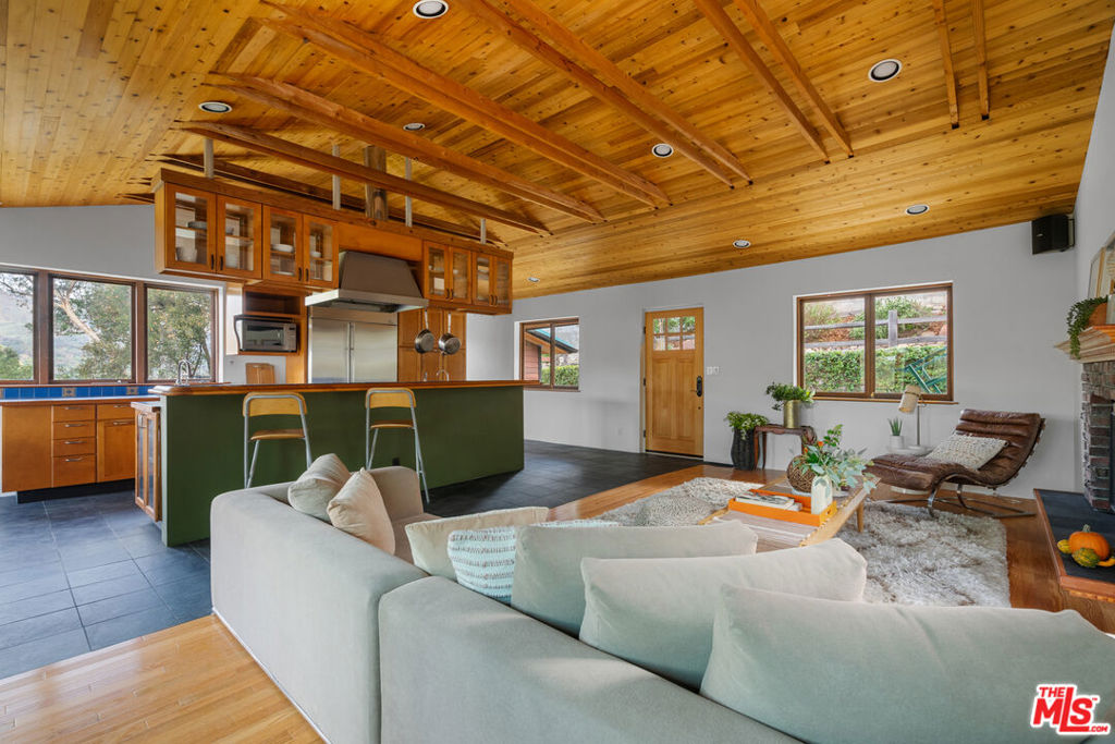 20006 Valley View Drive