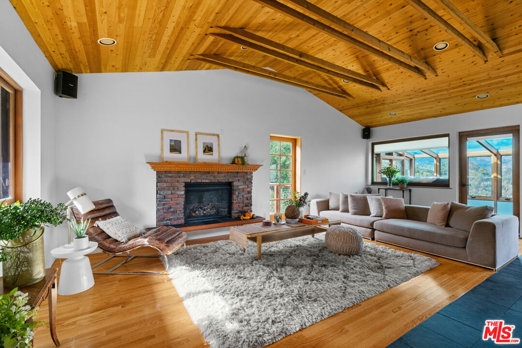 20006 Valley View Drive