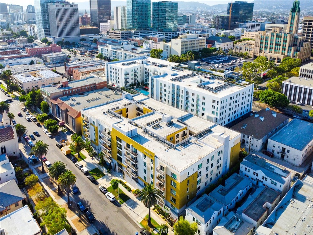 Sophisticated Urban Living in Koreatown
Welcome to this modern 2-bedroom, 2-bath condo featuring a seamless open layout, chef-inspired kitchen with stainless steel appliances, quartz countertops, and stylish finishes throughout. Enjoy resort-style amenities including a sparkling pool, clubhouse, recreation room, spacious gym, and secure parking—all in a prime Koreatown location just minutes from Downtown LA, world-class dining, nightlife, and transit. The perfect balance of luxury, comfort, and convenience awaits. Don’t miss the opportunity to make this your dream home—schedule your private tour today.