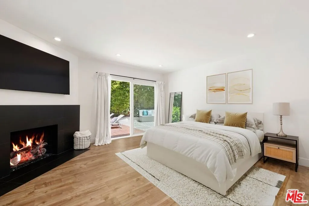 Encino, California 91436, United States, 3 Bedrooms Bedrooms, ,3 BathroomsBathrooms,Residential,Active,185820