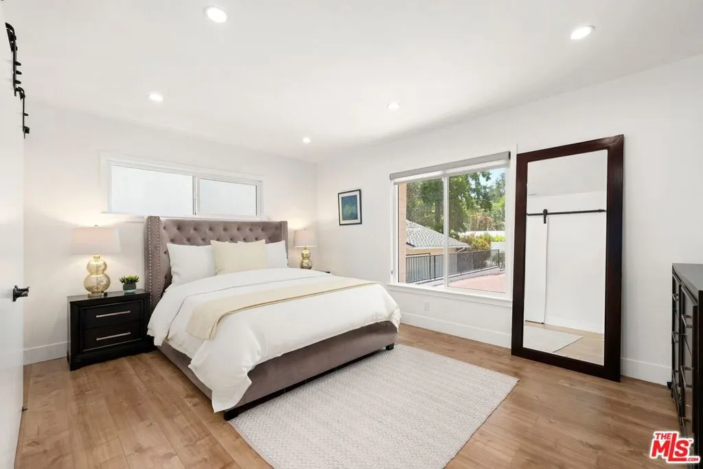 Encino, California 91436, United States, 3 Bedrooms Bedrooms, ,3 BathroomsBathrooms,Residential,Active,185820