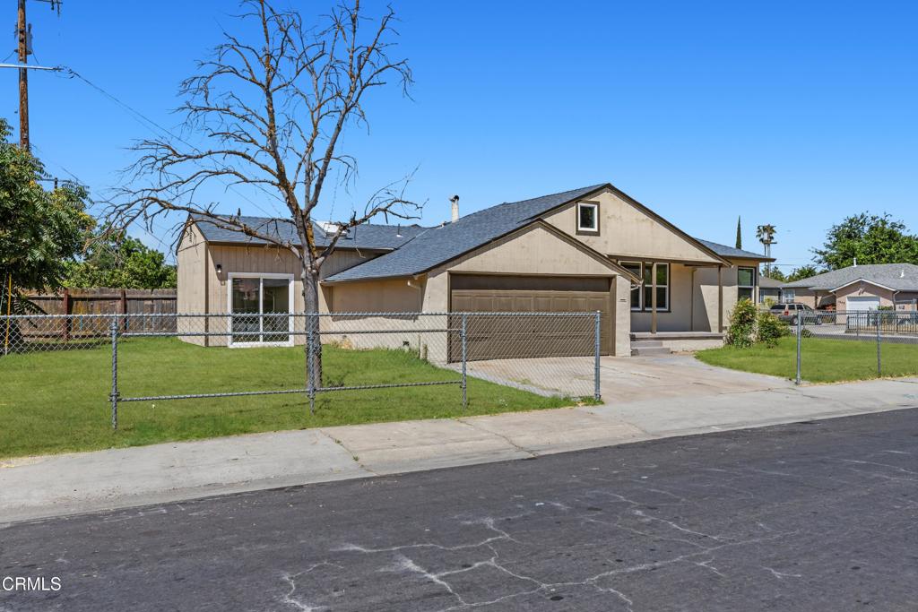 Properties 1 2121 Scribner Street