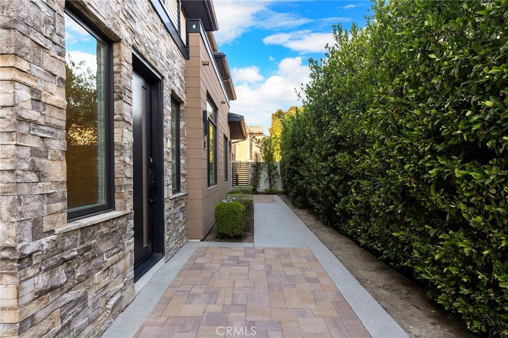 Photo of 125 California Street #B, Arcadia, CA 91006 (MLS # AR25238181)