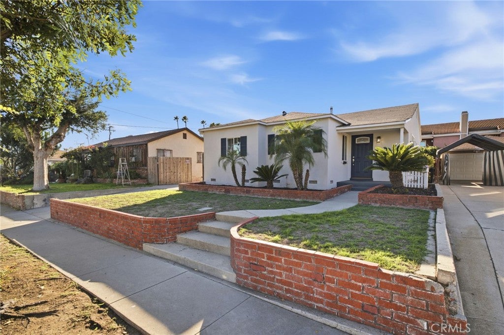 15111 Graystone Ave