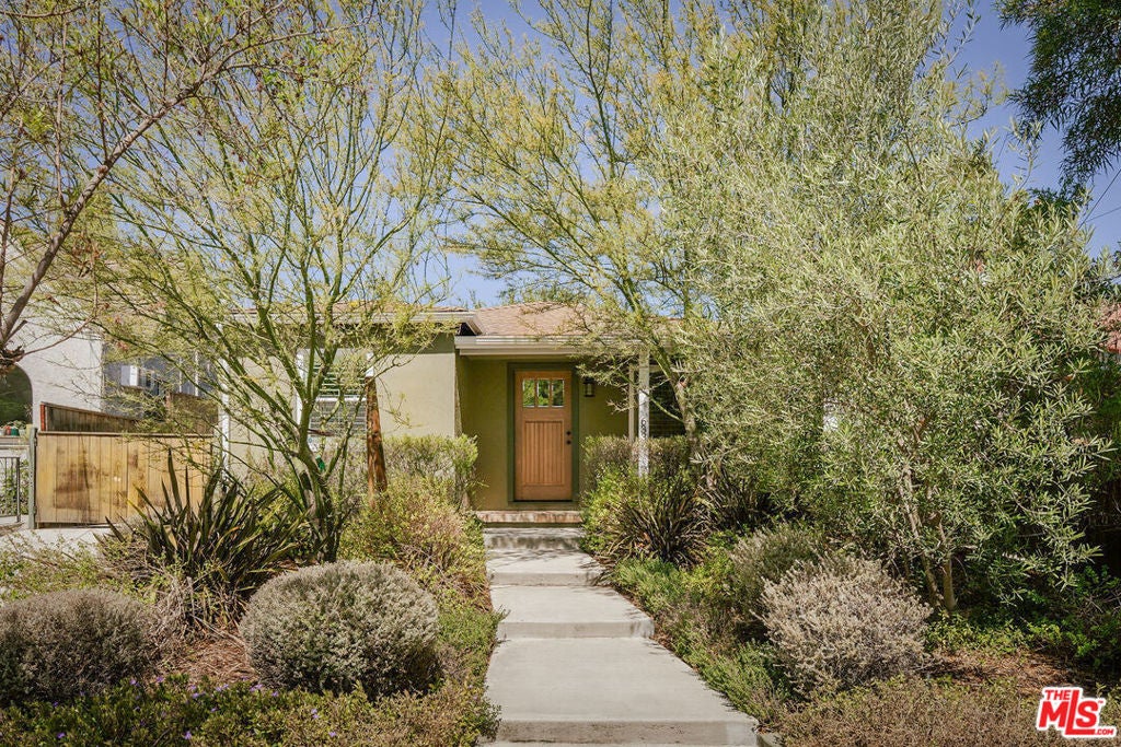 633 Milo Terrace, Los Angeles CA 90042