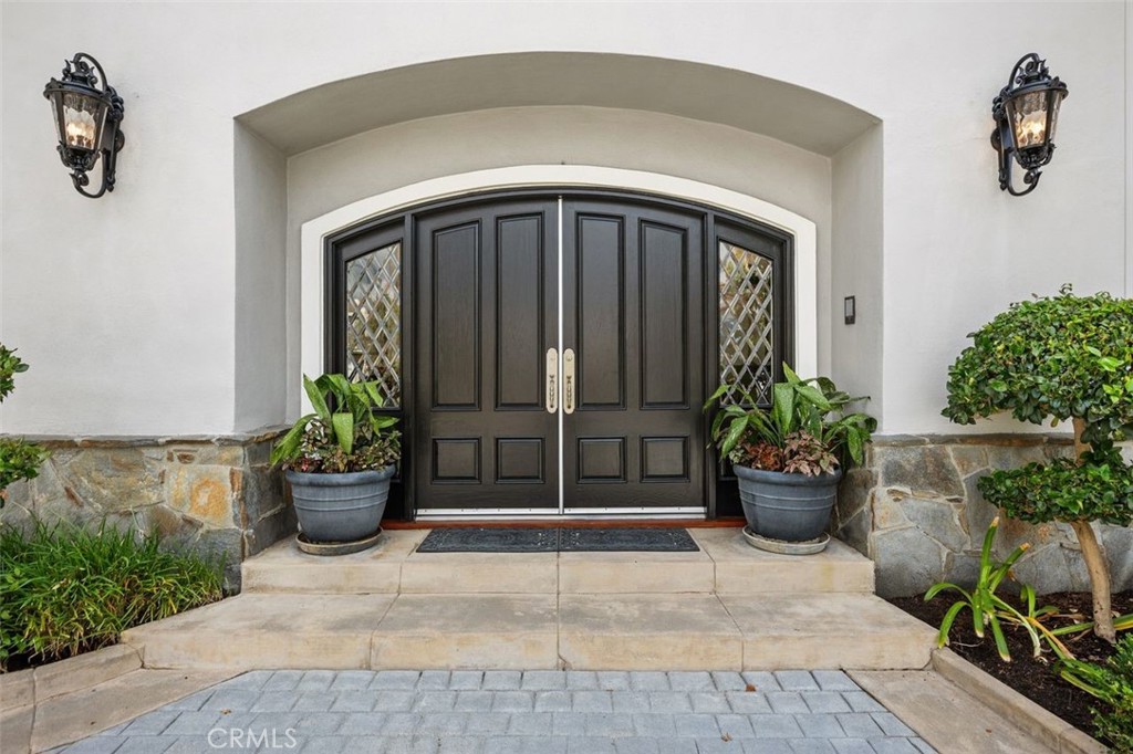 22187 Westcliff