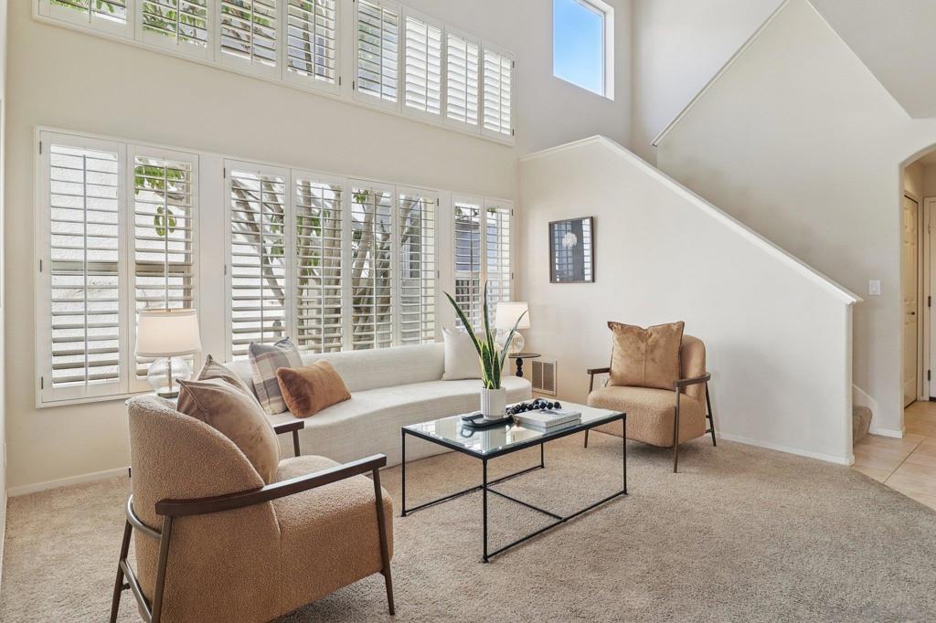 12357 Caminito Peral