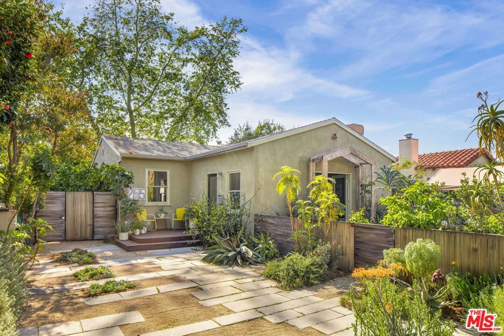 Photo of 2255 Wellesley Avenue, Los Angeles, CA 90064 (MLS # 26673593)
