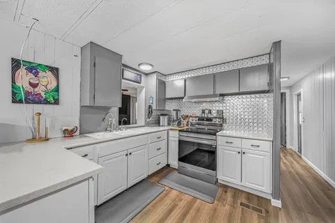 MLS: 219148072DA