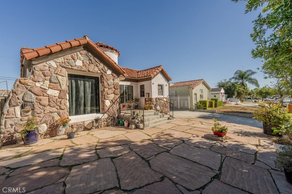 1539 W 94th Place