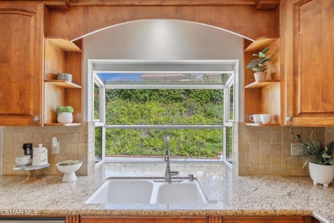 Tiny photo for 1043 Chatham Court, Thousand Oaks, CA 91360 (MLS # 226005108)