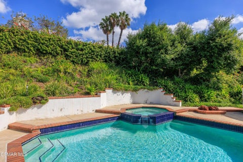 Tiny photo for 1043 Chatham Court, Thousand Oaks, CA 91360 (MLS # 226005108)